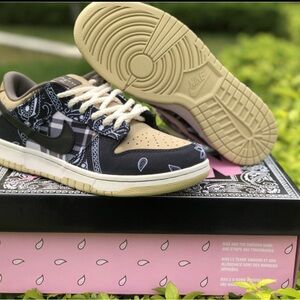 Travis Scoot Dunk Low